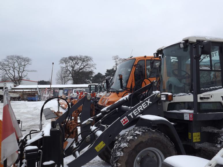 Nahaufnahme Fahrzeuge Winterdienst Nahaufnahme Fahrzeuge Winterdienst