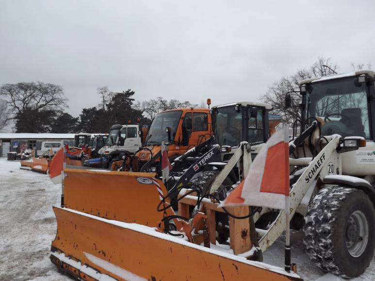 In Reih und Glied Fahrzeuge In Reih und Glied Fahrzeuge