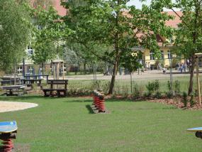 Rasenfläche Spielplatz Rasenfläche Spielplatz
