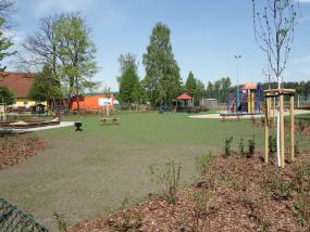 Grünfläche Spielplatz Grünfläche Spielplatz